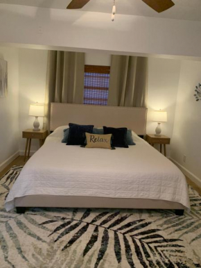 Cute home 8 minutes to beach!